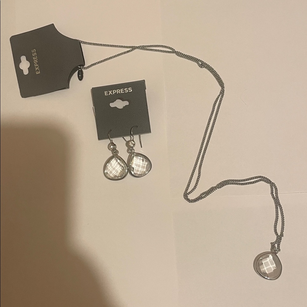 Express Earrings & Matching Necklace Set